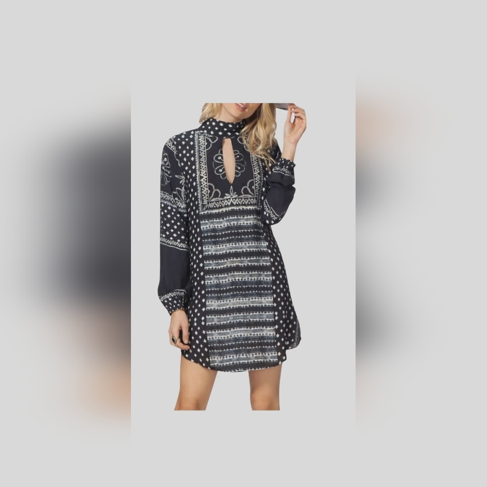Rip Curl Black and White Long Sleeve Keyhole Mini Dress